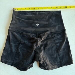 LuluLemon Camo Align Shorts Size 4